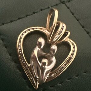 10k Gold Heart Family Pendant